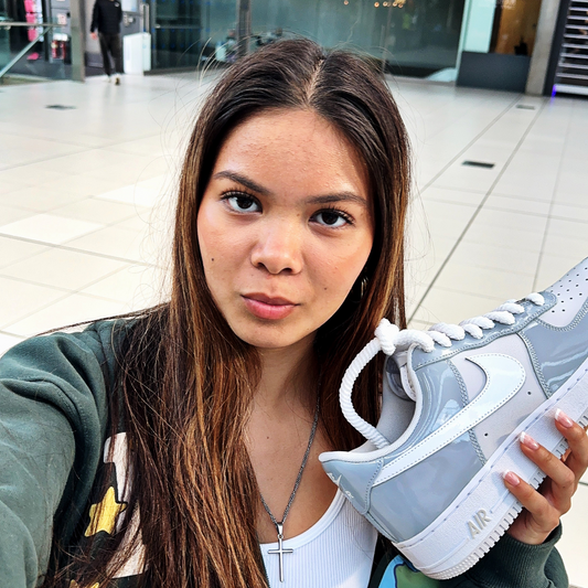 NIKE AIR FORCE 1 '07 LV8 WOLF GREY PATENT