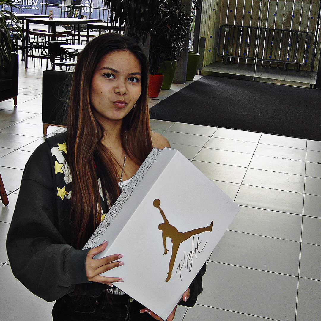 WMNS NIKE AIR JORDAN 4 RETRO VIVID SULFUR