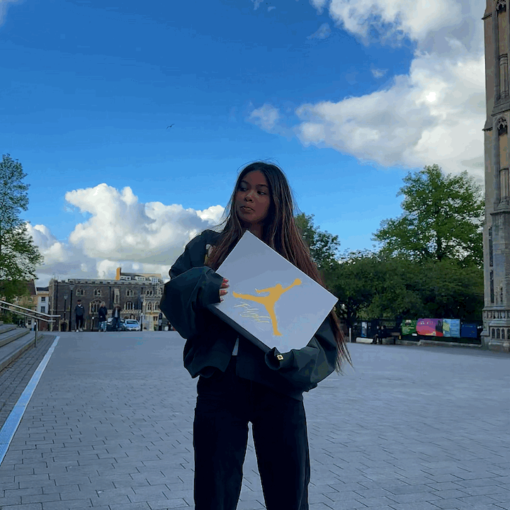WMNS NIKE AIR JORDAN 4 RETRO VIVID SULFUR